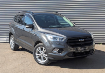 Подержанный автомобиль Ford Kuga 2017 года (3 фото)