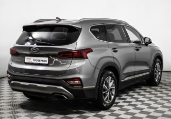 Подержанный автомобиль Hyundai Santa Fe 2019 года (5 фото)
