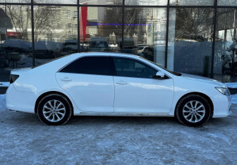 Подержанный автомобиль Toyota Camry Sedan 2012 года (4 фото)