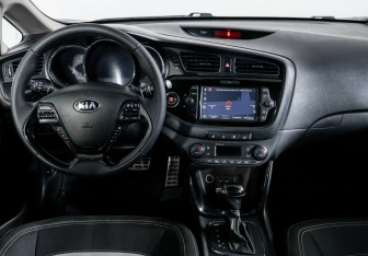 Подержанный автомобиль Kia Ceed Wagon 2013 года (8 фото)