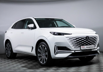 Подержанный автомобиль Changan UNI-K 2023 года (3 фото)