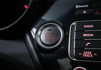 Подержанный автомобиль Kia Rio Sedan 2015 года (16 фото)