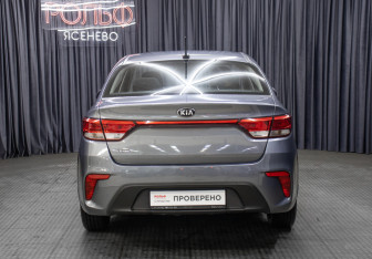 Подержанный автомобиль Kia Rio Sedan 2017 года (6 фото)