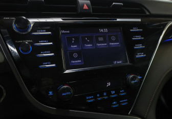 Подержанный автомобиль Toyota Camry Sedan 2020 года (22 фото)