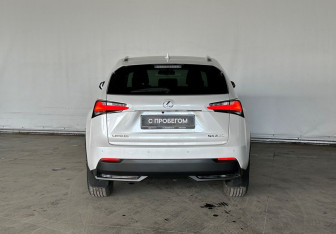 Подержанный автомобиль Lexus NX 2015 года (6 фото)