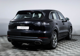 Подержанный автомобиль Porsche Cayenne 2019 года (5 фото)