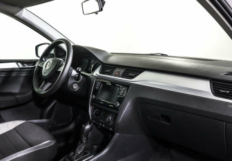 Подержанный автомобиль Skoda Rapid Liftback 2019 года (7 фото)