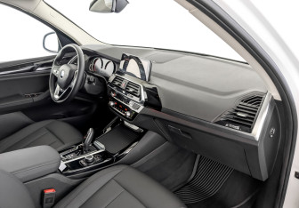 Подержанный автомобиль BMW X3 2021 года (11 фото)