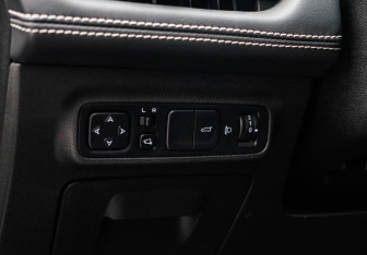 Подержанный автомобиль Changan UNI-K 2023 года (18 фото)