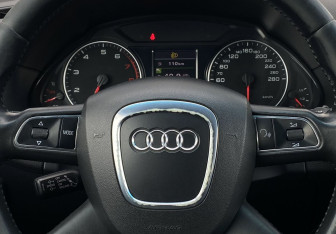 Подержанный автомобиль Audi Q5 2010 года (16 фото)