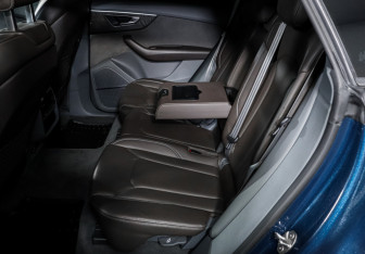 Подержанный автомобиль Audi Q8 2019 года (10 фото)