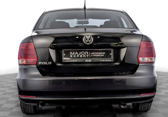 Подержанный автомобиль Volkswagen Polo Sedan 2016 года (6 фото)