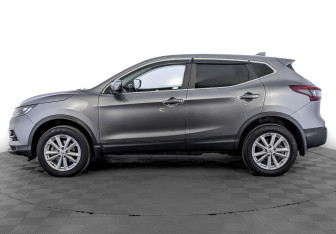 Подержанный автомобиль Nissan Qashqai 2022 года (8 фото)