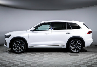 Подержанный автомобиль Geely Monjaro 2024 года (8 фото)