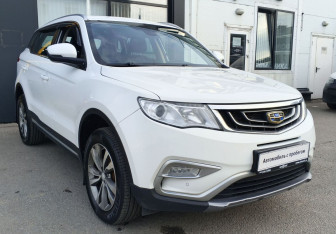 Подержанный автомобиль Geely Atlas 2018 года (3 фото)