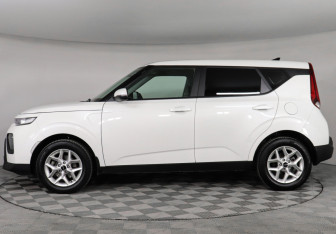 Подержанный автомобиль Kia Soul 2022 года (8 фото)