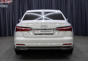 Подержанный автомобиль Audi A6 Sedan 2021 года (6 фото)