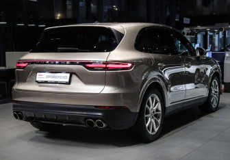 Подержанный автомобиль Porsche Cayenne 2018 года (4 фото)
