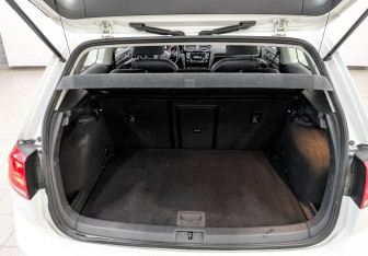 Подержанный автомобиль Volkswagen Golf Hatchback 2014 года (10 фото)