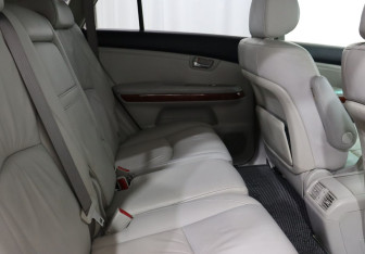 Подержанный автомобиль Lexus RX 2003 года (23 фото)