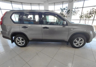 Подержанный автомобиль Nissan X-Trail 2008 года (4 фото)