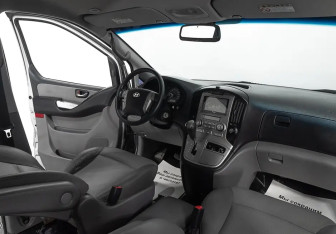 Подержанный автомобиль Hyundai Grand Starex 2011 года (6 фото)