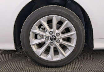 Подержанный автомобиль Toyota Corolla Sedan 2022 года (11 фото)