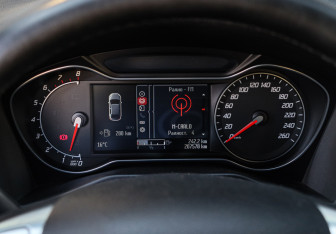 Подержанный автомобиль Ford Mondeo Wagon 2012 года (21 фото)