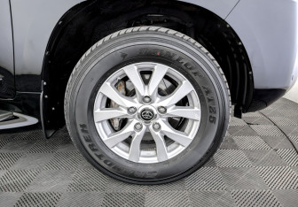 Подержанный автомобиль Toyota Land Cruiser Suv 2019 года (18 фото)