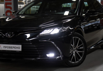 Подержанный автомобиль Toyota Camry Sedan 2023 года (23 фото)