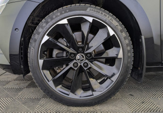 Подержанный автомобиль Skoda Superb Liftback 2016 года (12 фото)