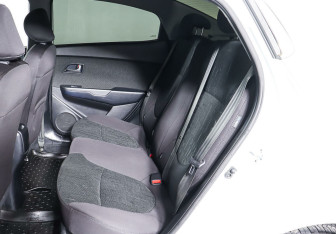 Подержанный автомобиль Kia Rio Sedan 2016 года (18 фото)