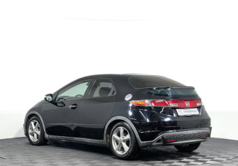 Подержанный автомобиль Honda Civic Hatchback 2008 года (7 фото)