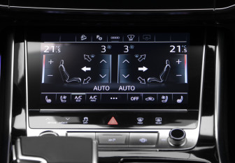 Подержанный автомобиль Audi Q8 2021 года (21 фото)