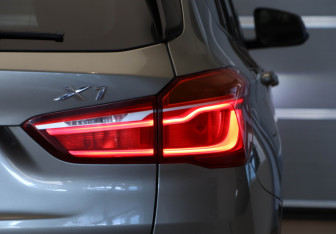 Подержанный автомобиль BMW X1 2016 года (29 фото)