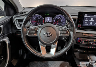 Подержанный автомобиль Kia Ceed Hatchback 2020 года (22 фото)