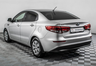 Подержанный автомобиль Kia Rio Sedan 2016 года (7 фото)