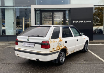 Подержанный автомобиль Skoda Felicia Wagon 1998 года (5 фото)