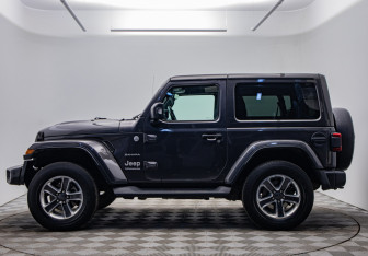 Подержанный автомобиль Jeep Wrangler 2018 года (2 фото)