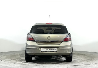 Подержанный автомобиль Opel Astra Hatchback 2011 года (6 фото)