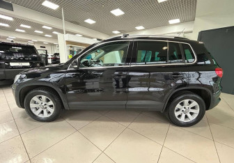 Подержанный автомобиль Volkswagen Tiguan 2010 года (8 фото)