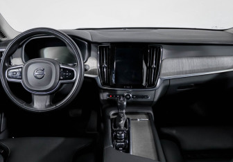 Подержанный автомобиль Volvo S90 2021 года (12 фото)