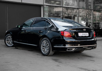 Подержанный автомобиль Kia K900 2019 года (6 фото)