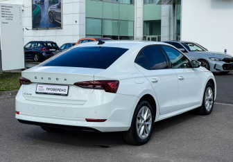 Подержанный автомобиль Skoda Octavia Liftback 2020 года (5 фото)