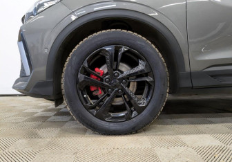 Подержанный автомобиль Geely Coolray 2024 года (18 фото)