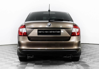 Подержанный автомобиль Skoda Rapid Liftback 2018 года (6 фото)