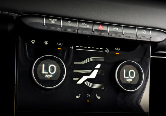 Подержанный автомобиль Exeed LX 2022 года (27 фото)