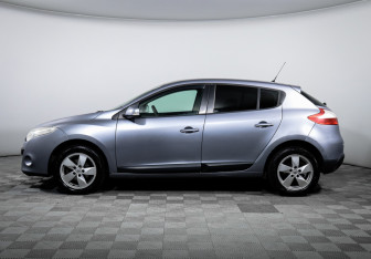 Подержанный автомобиль Renault Megane Hatchback 2010 года (8 фото)