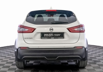 Подержанный автомобиль Nissan Qashqai 2022 года (6 фото)