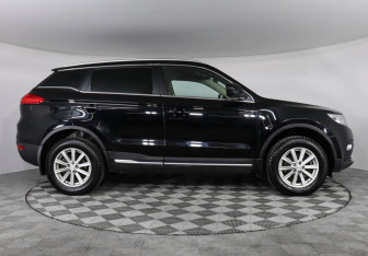 Подержанный автомобиль Geely Atlas 2021 года (4 фото)